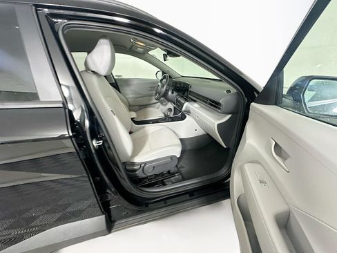 Used 2025 Hyundai Kona SEL FWD image 29