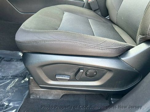 Used 2022 Ford Explorer XLT AWD/4WD image 28