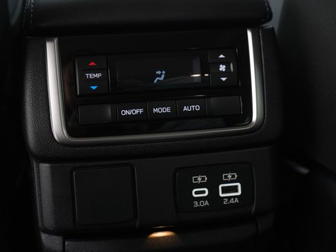 Used 2025 Subaru Ascent Premium image 22