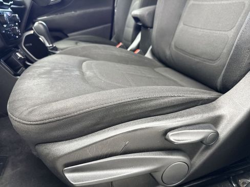 Used 2020 Jeep Renegade Latitude w/ UConnect 8.4 Nav Group image 27