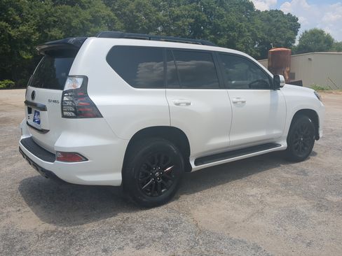 Used 2023 Lexus GX 460 w/ Black Line Special Edition AWD/4WD image 3