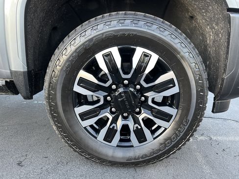 Used 2025 GMC Sierra 3500 Denali Ultimate image 8