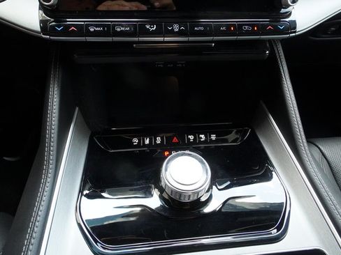 Used 2025 Jeep Wagoneer Series II w/ Convenience Group I RWD image 29
