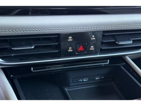 Used 2024 Volkswagen Atlas SEL Premium R-Line AWD/4WD image 24