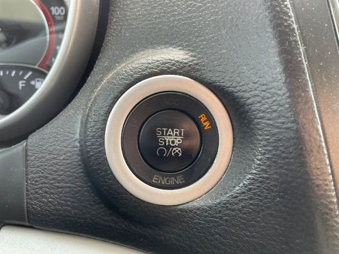 Used 2016 Dodge Journey SE w/ Flexible Seating Group image 19