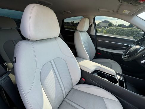 Used 2025 Hyundai Sonata SEL FWD image 37