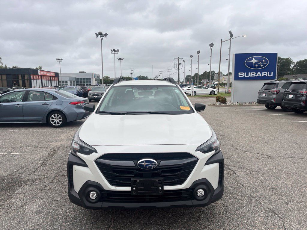 Used 2025 Subaru Outback AWD/4WD image 8