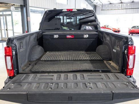 Used 2022 Ford F250 Platinum w/ FX4 Off-Road Package AWD/4WD image 20