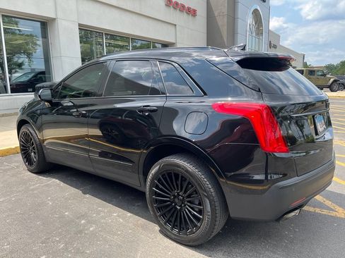 Used 2017 Cadillac XT5 Luxury w/ Driver Awareness Package FWD image 9