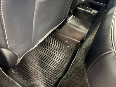 Used 2018 Ford Fusion SE w/ Fusion SE Technology Package FWD image 21