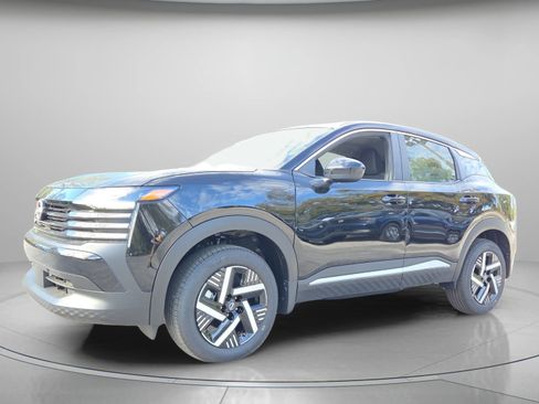 Used 2026 Nissan Kicks SV FWD image 2