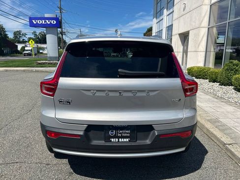 Used 2025 Volvo XC40 B5 Plus AWD/4WD image 4