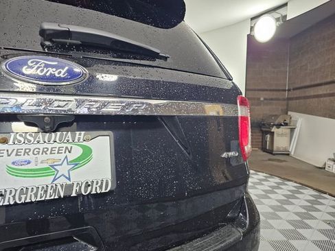 Used 2019 Ford Explorer XLT w/ Equipment Group 201A image 17