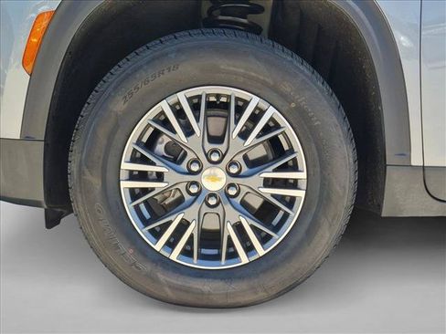 Used 2024 Chevrolet Traverse LT FWD image 25