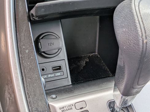 Used 2013 Hyundai Elantra GLS FWD image 29