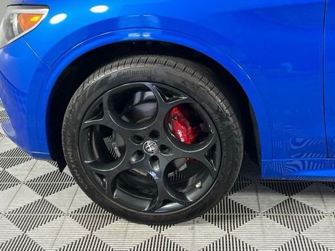 Used 2023 Alfa Romeo Stelvio Veloce image 13