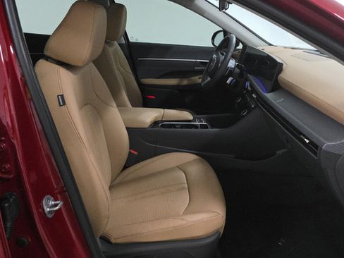 Used 2025 Hyundai Sonata Limited FWD image 6