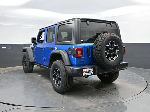 Used 2022 Jeep Wrangler Unlimited Rubicon 4xe w/ Cold Weather Group AWD/4WD image 12