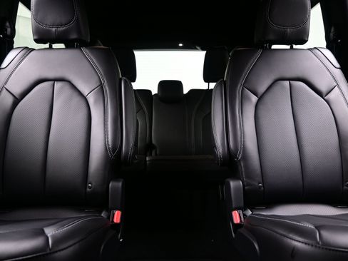 New 2027 Chrysler Pacifica Select AWD/4WD image 13