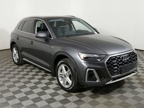 Used 2023 Audi Q5 e Premium Plus w/ Premium Plus Package AWD/4WD image 1