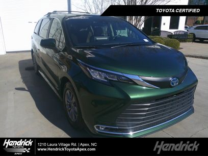 Used 2021 Toyota Sienna XLE