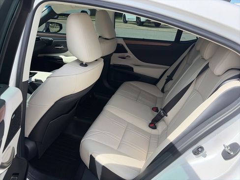 Used 2024 Lexus ES 350 Ultra Luxury w/ Accessory Package (Z2) FWD image 6