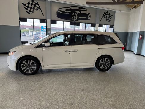 Used 2017 Honda Odyssey SE image 4