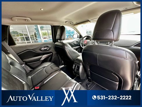 Used 2019 Jeep Cherokee Limited image 26