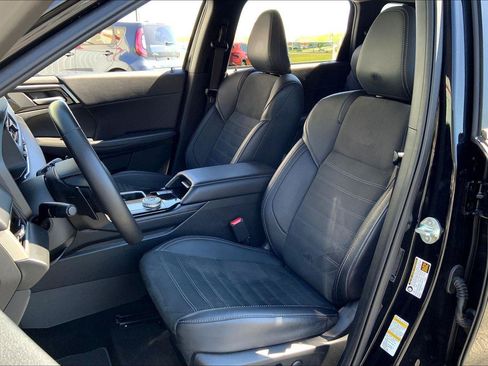 Used 2025 Mitsubishi Outlander SE FWD image 23
