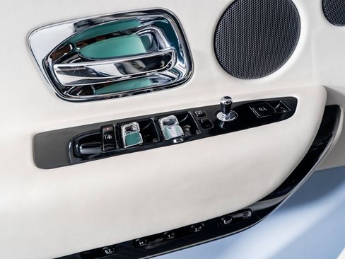 Used 2023 Rolls-Royce Cullinan Black Badge image 36