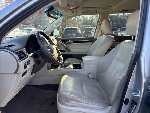Used 2015 Lexus GX 460 image 8