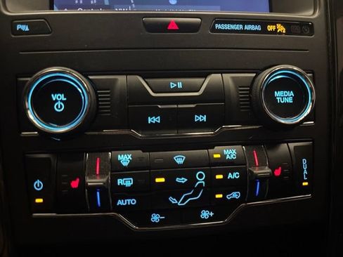 Used 2019 Ford Explorer XLT w/ Equipment Group 201A AWD/4WD image 20
