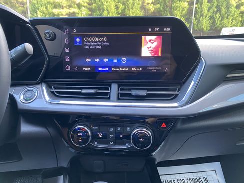 Used 2025 Chevrolet Trax ACTIV w/ Driver Confidence Package FWD image 24