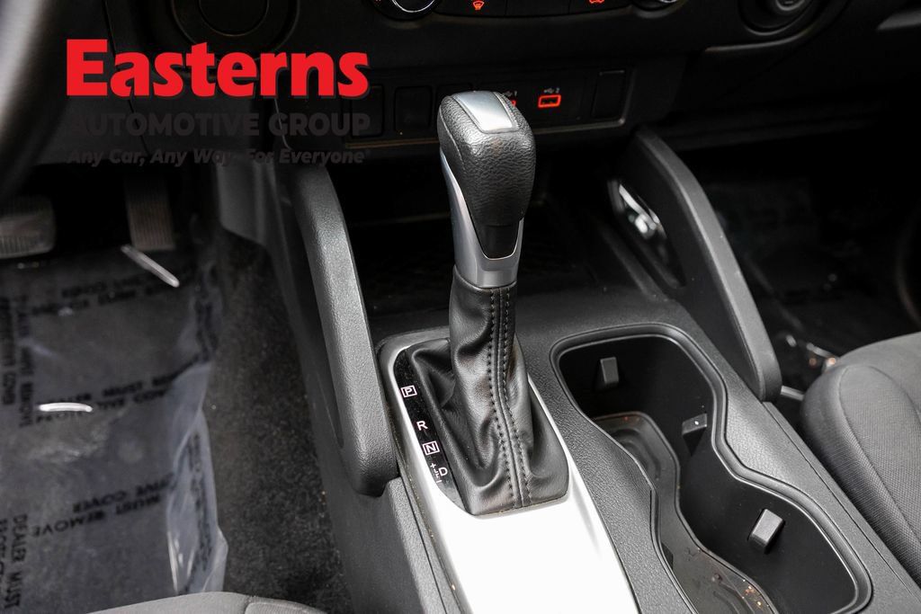 Used 2022 Nissan Frontier S RWD image 14