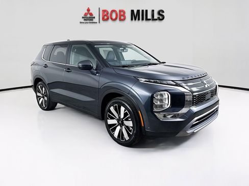 New 2026 Mitsubishi Outlander SE image 1