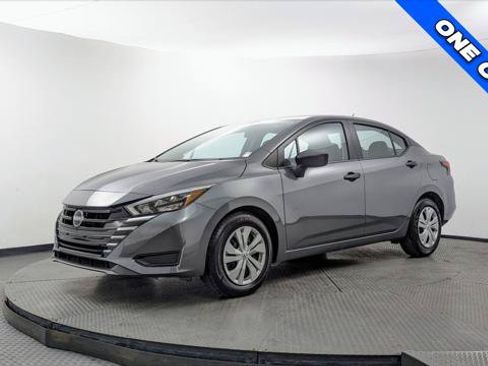 Used 2025 Nissan Versa S FWD image 2