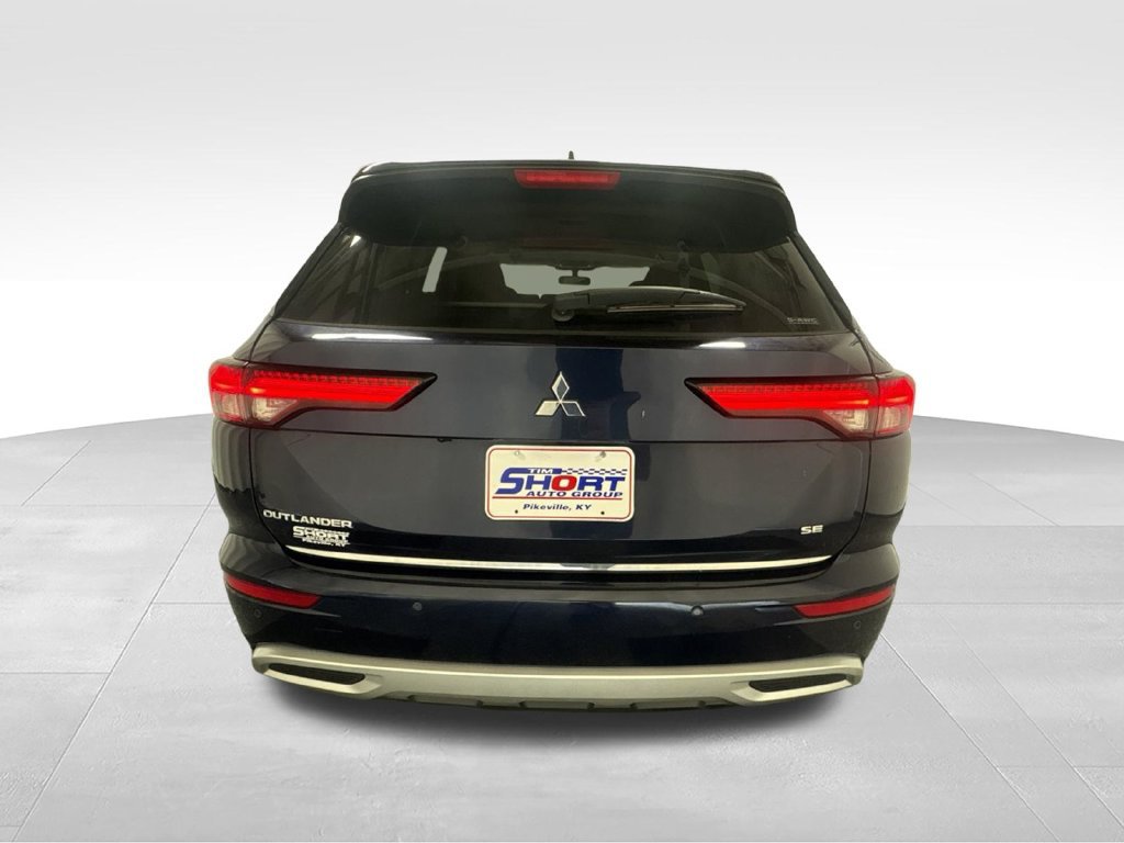 Used 2022 Mitsubishi Outlander SE AWD/4WD image 8