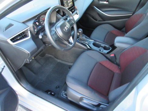 Used 2025 Toyota Corolla SE image 10