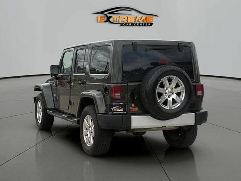 Used 2015 Jeep Wrangler Unlimited Sahara w/ Connectivity Group AWD/4WD image 4