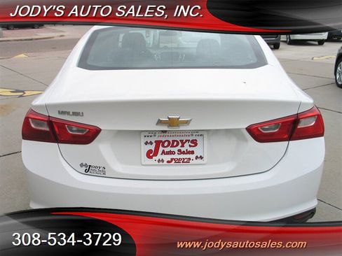 Used 2018 Chevrolet Malibu LS image 30