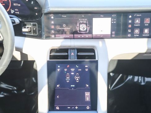 Used 2023 Porsche Taycan GTS image 18