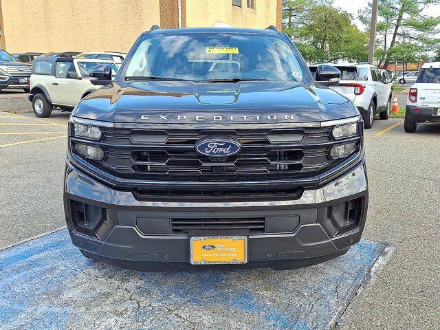 Certified 2026 Ford Expedition Active AWD/4WD image 3