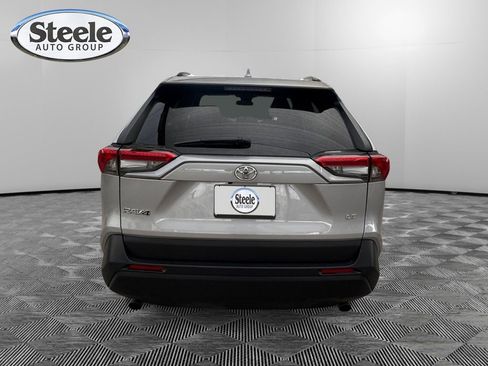 Used 2020 Toyota RAV4 LE image 4