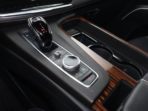 Used 2024 Cadillac Escalade Luxury RWD image 29