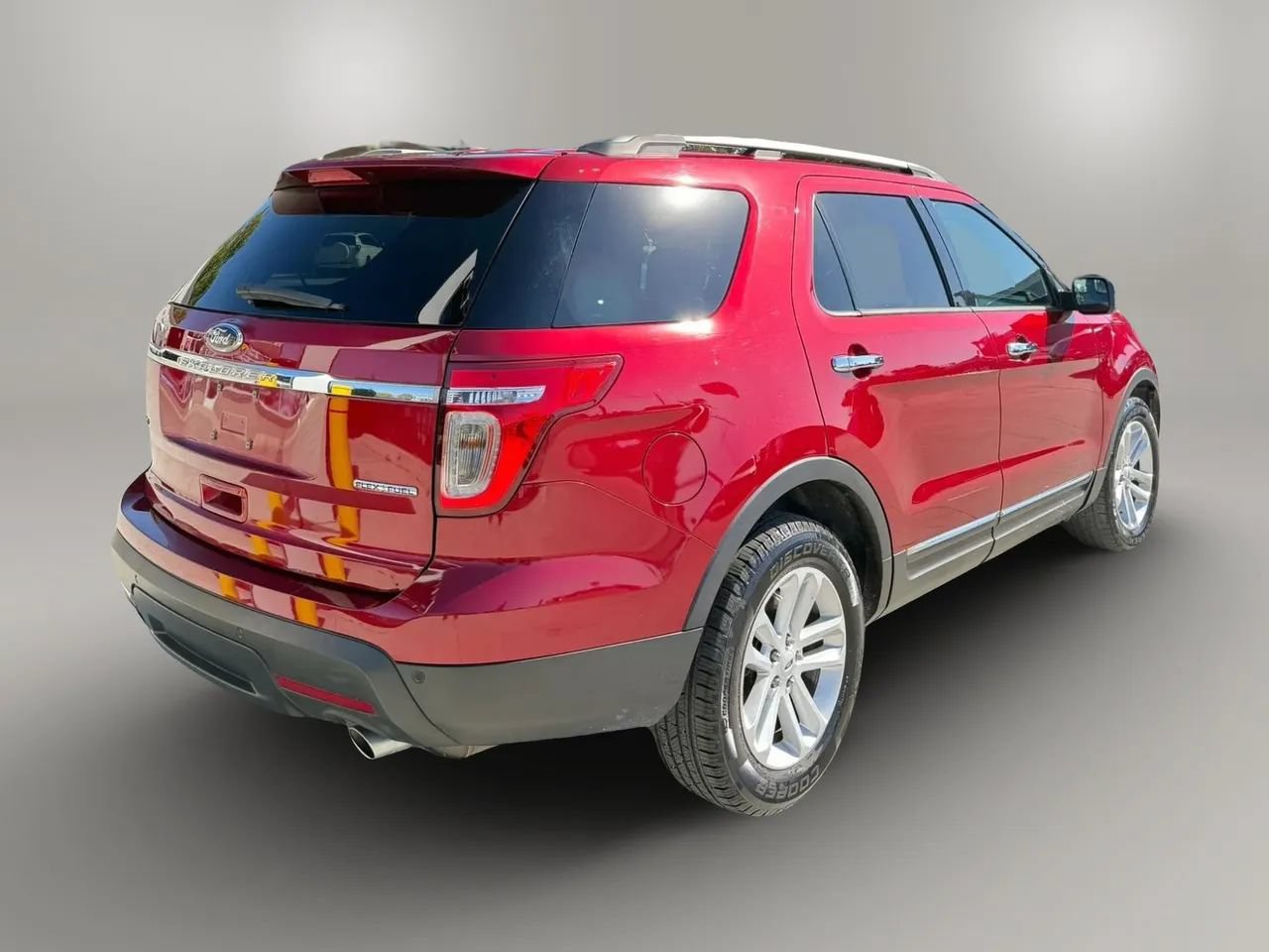 Used 2014 Ford Explorer XLT FWD image 5