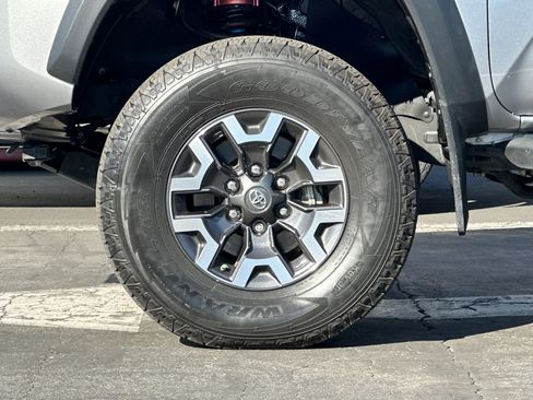 Used 2020 Toyota Tacoma SR5 image 25