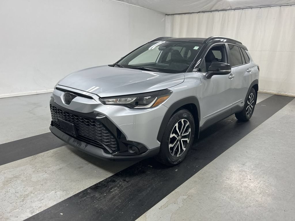Used 2023 Toyota Corolla Cross AWD Hybrid w/ Moonroof Package image 5