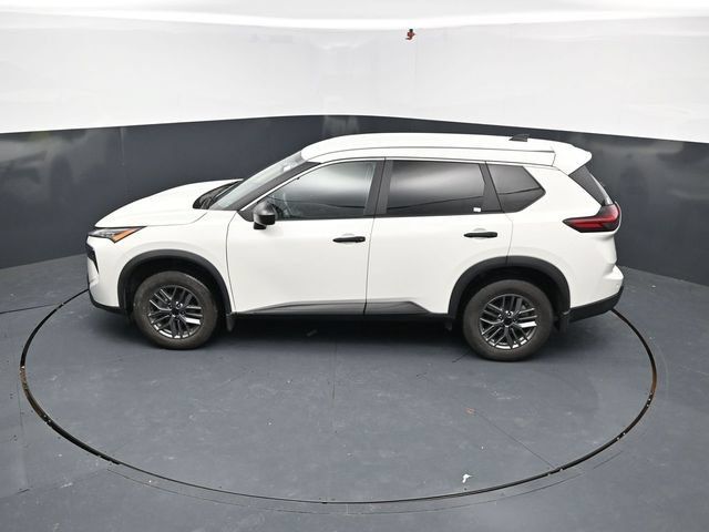 Used 2024 Nissan Rogue S AWD/4WD image 45
