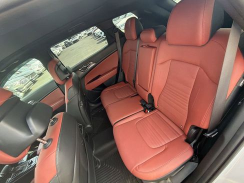 Used 2025 Kia Sportage SX image 23