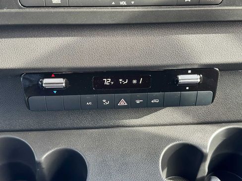Used 2023 Mercedes-Benz Sprinter 1500 image 28